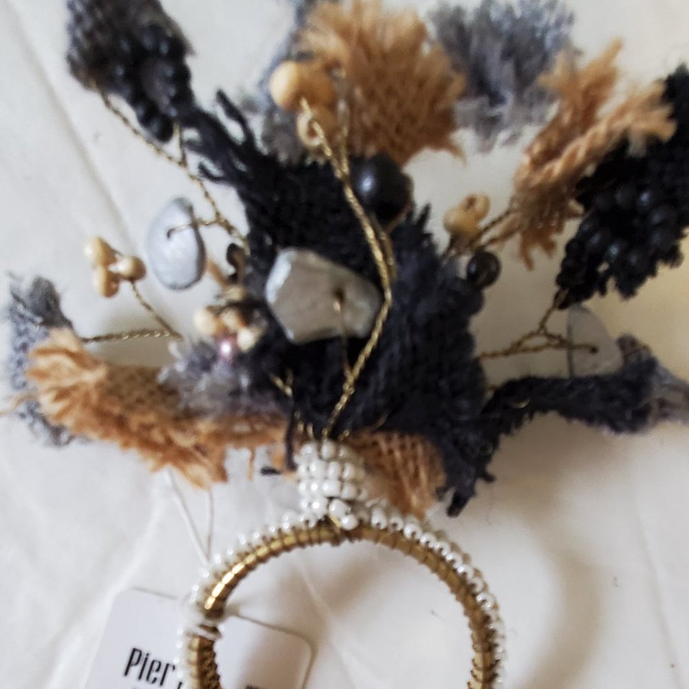 Pier 1 Eight Napkin Rings - Picture 3 of 5